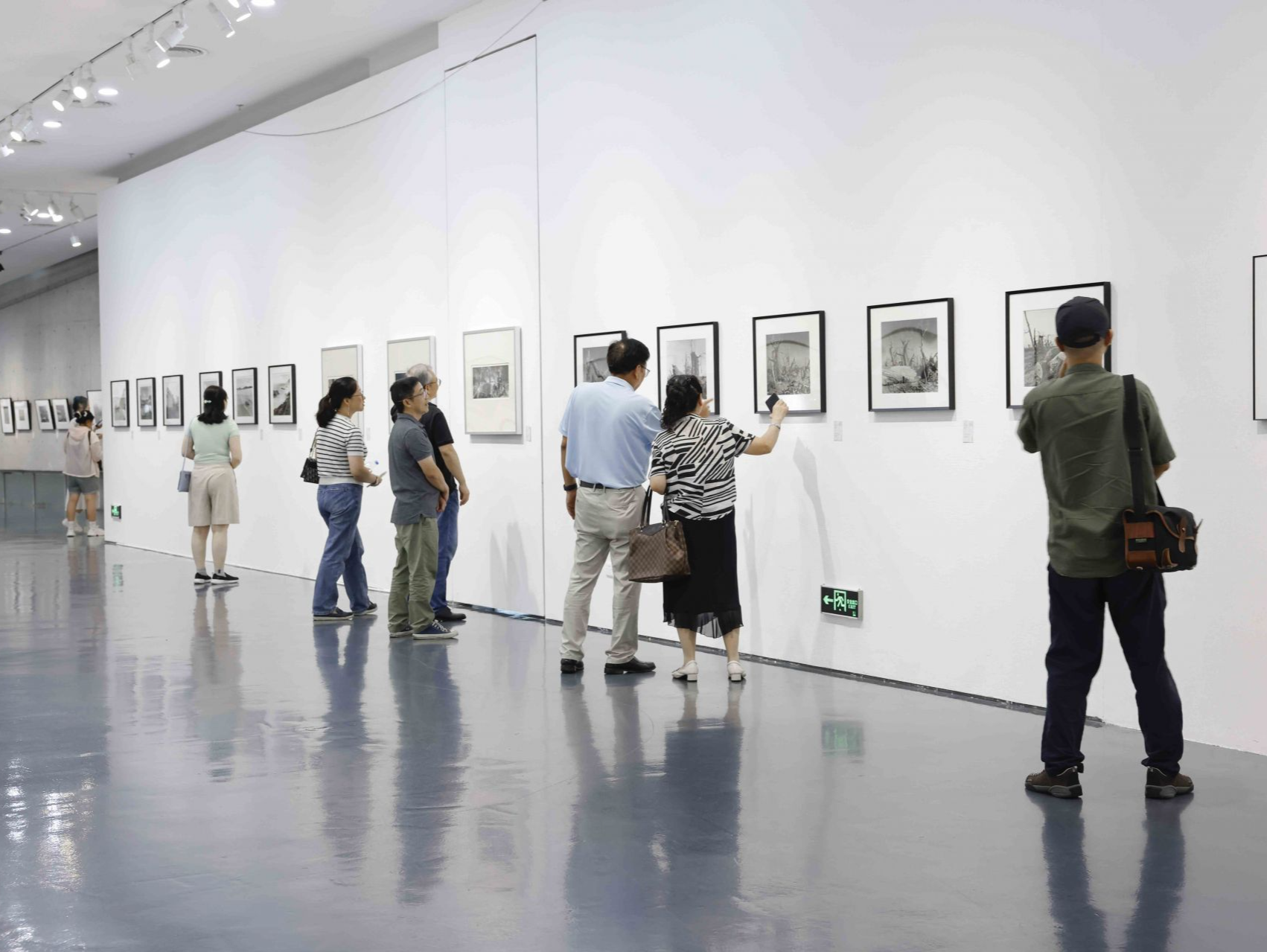 “本相非相——黑白银盐摄影展”亮相罗湖美术馆