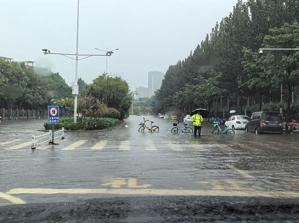 共记录到47次闪电！强降雨趋于结束，傍晚仍有阵雨几率 | 持续更新