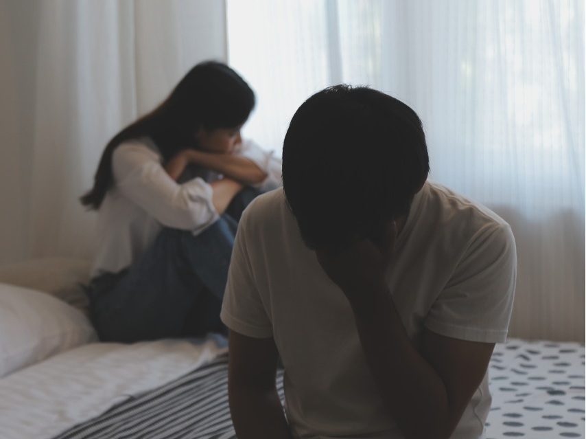 女友酒后求男友安慰遭拒，跳楼身亡！男友被判赔17万余元