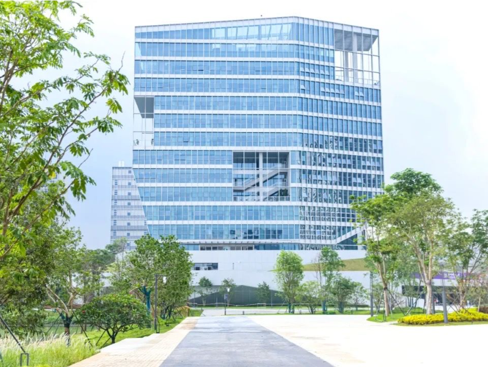 深圳打造政府工程新标杆，多角度揭秘深理工先锋生态校园→