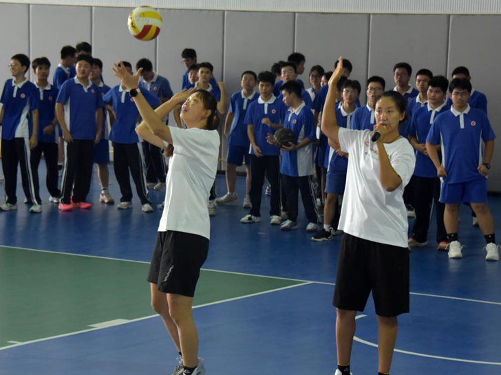 引领排球梦想，深圳女排走进红山中学