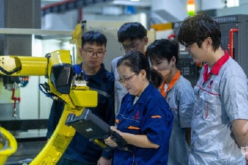 躬耕教坛十七载，中山职院这位“女汉子”获评“全国模范教师”