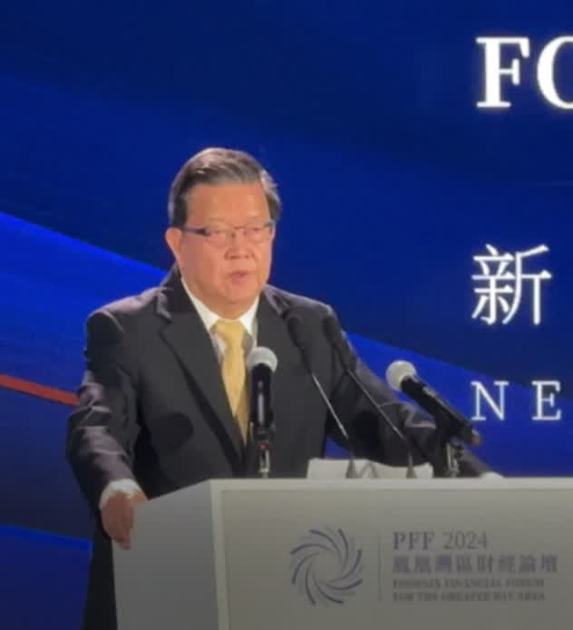 龙永图：“中国制造”成绩单亮眼，电动汽车、锂电池以及光伏产品“新三样”功不可没