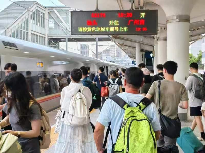 创历史同期新高，汕头火车站暑运迎送旅客超194万人次