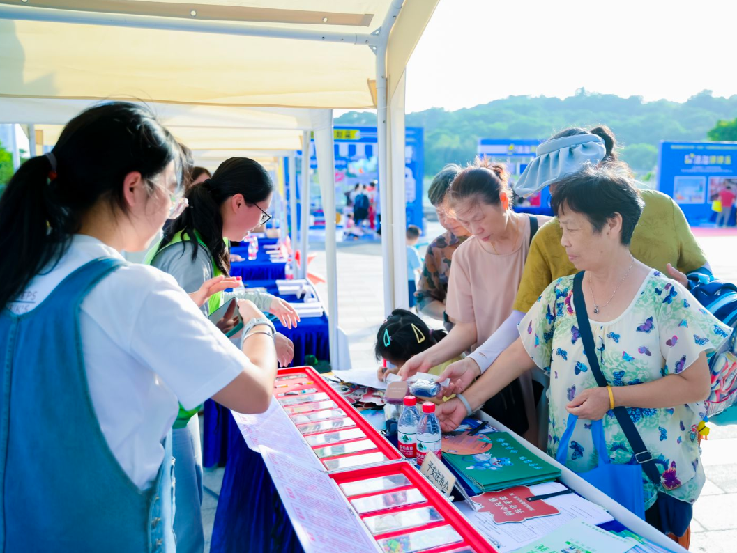 普法市集热闹“出摊”！园山街道2024年“一社区一法律顾问”暨法律援助宣传月活动启动