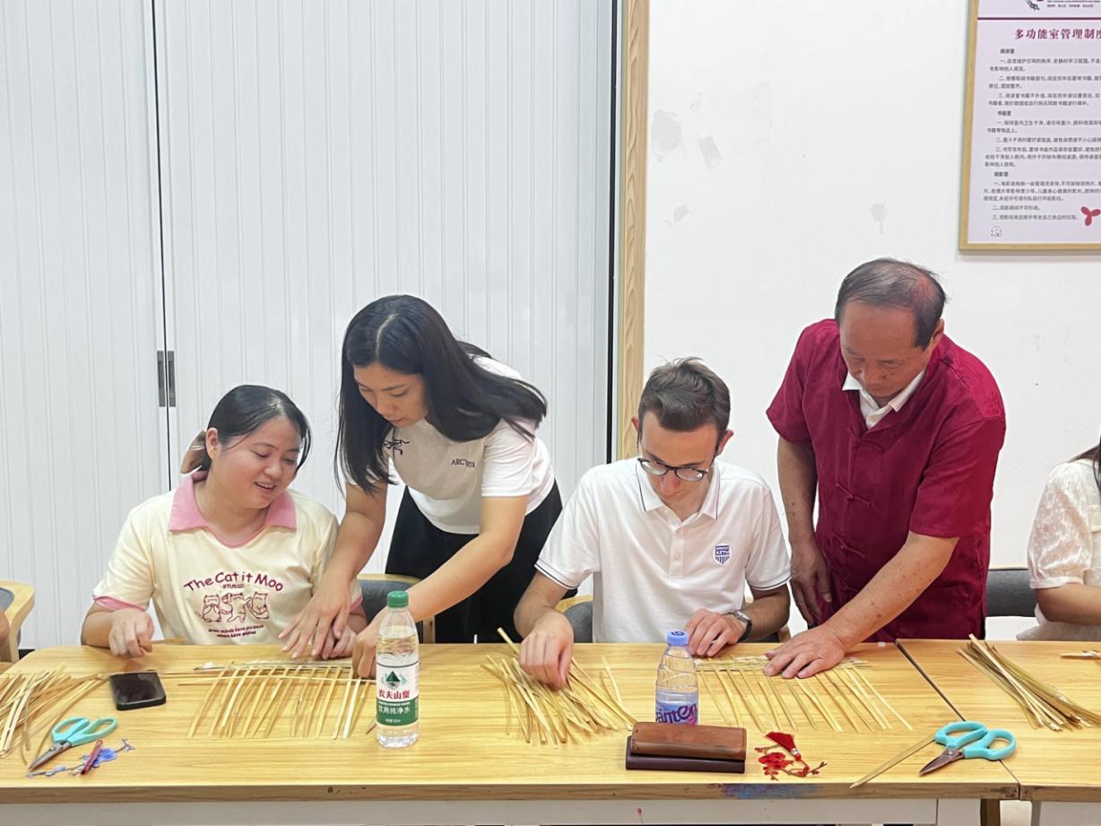 中外居民齐聚！石井街道开展非遗体验活动