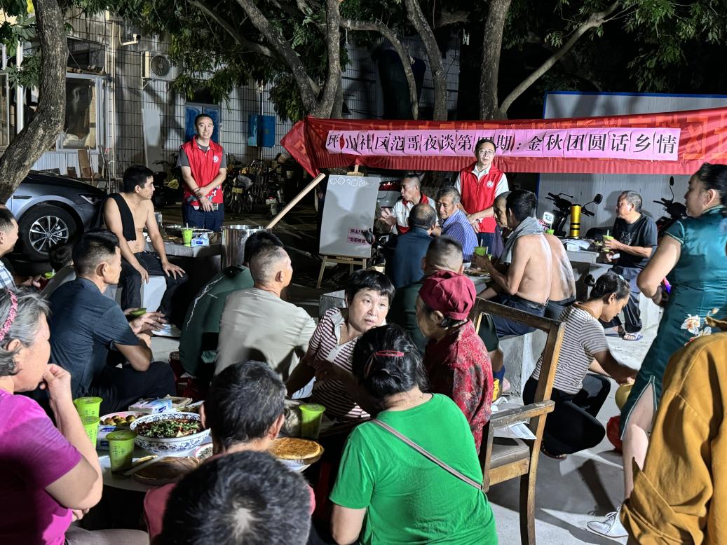 龙眼树下叙乡情！坪山街道文明议事会绘就社区治理新画卷