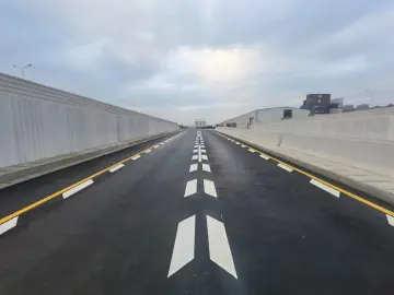 妈湾跨海通道盾构隧道双线贯通，预计年底建成通车