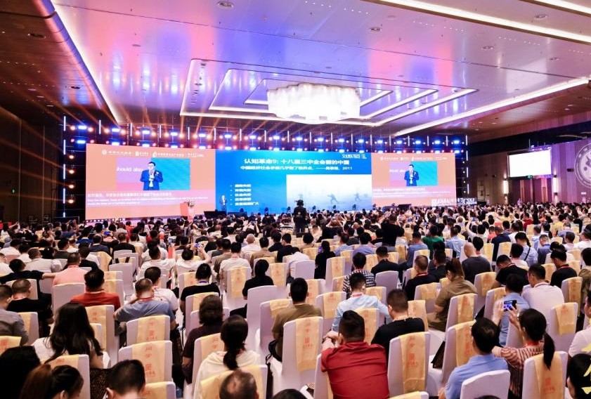 云阙智能与华商校友总会正式签约 成立AIGC人工智能研究院