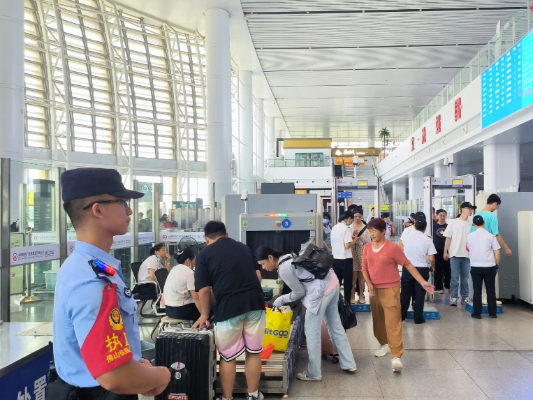 台风“摩羯”来袭，湛江铁警全力以赴保平安