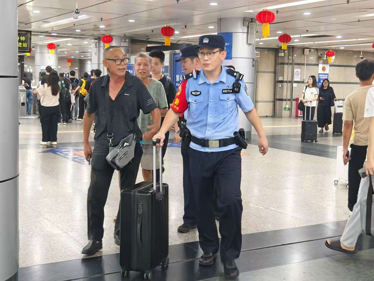 中秋佳节，深铁公安“护你平安”