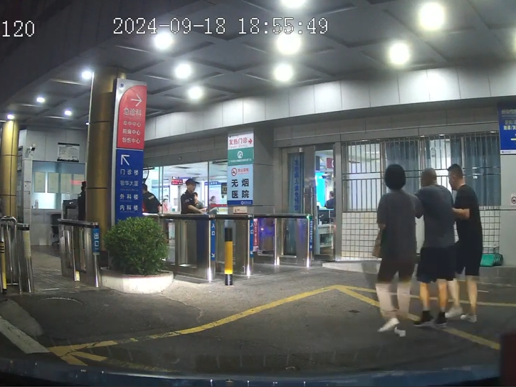 老人突病生命垂危，深圳巴士集团出租车司机及时出手相救