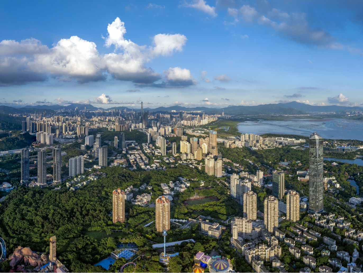 习近平总书记在庆祝全国人民代表大会成立70周年大会上重要讲话在深圳各级人大代表中引起强烈反响  坚定制度自信 凝聚奋进力量