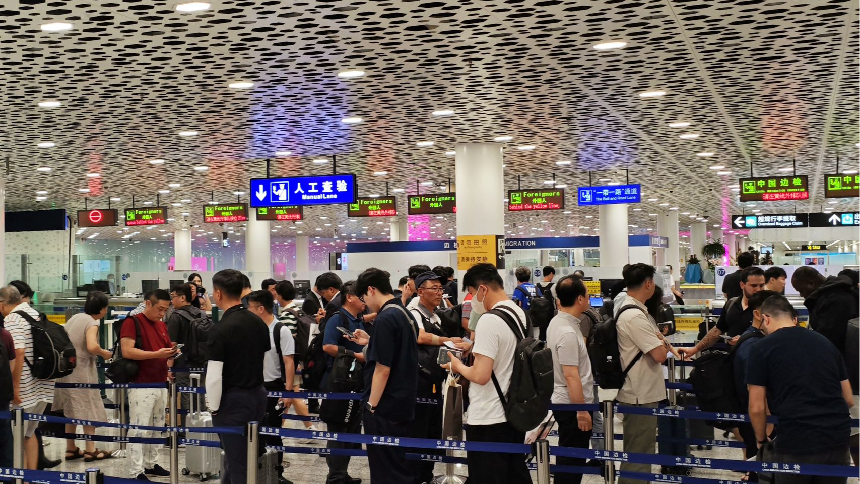 国庆节假期深圳机场口岸出入境人员预计为14.6万人次