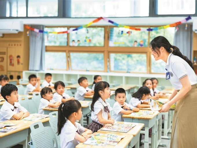 深圳推出惠师暖心“礼包”