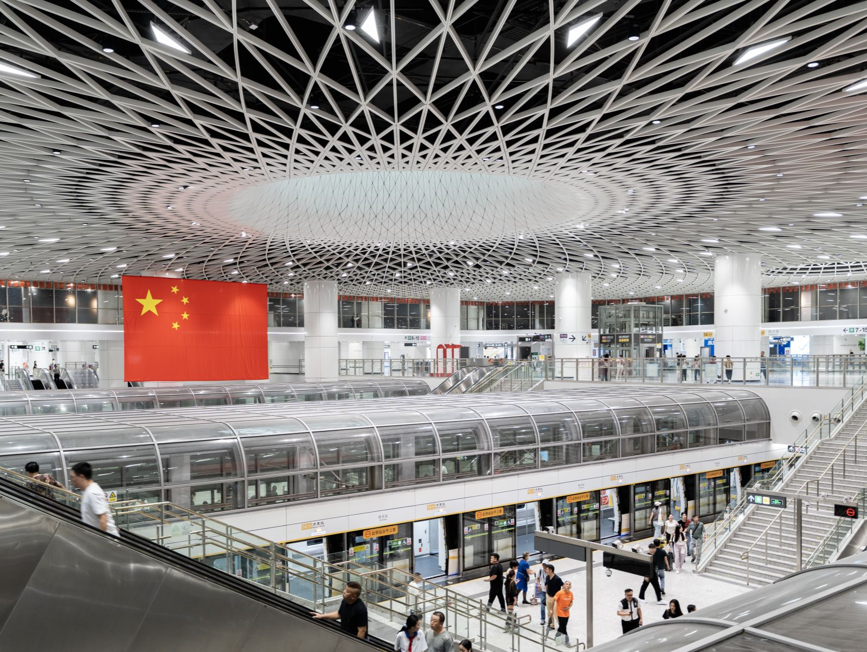 国庆期间深圳地铁延长夜间运营1至2.5小时
