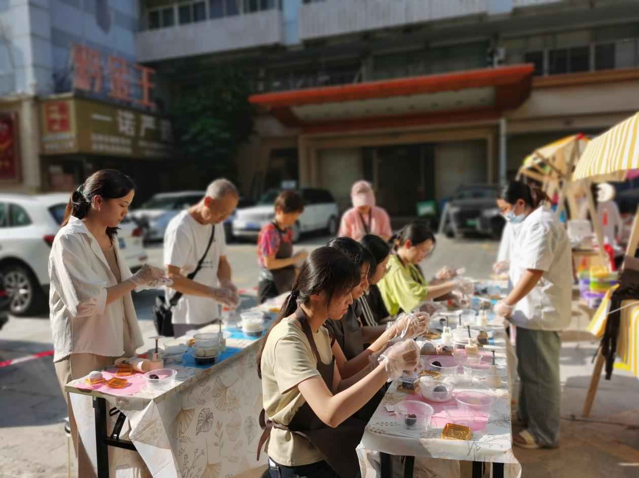 独树社区开展中秋游园进园区活动