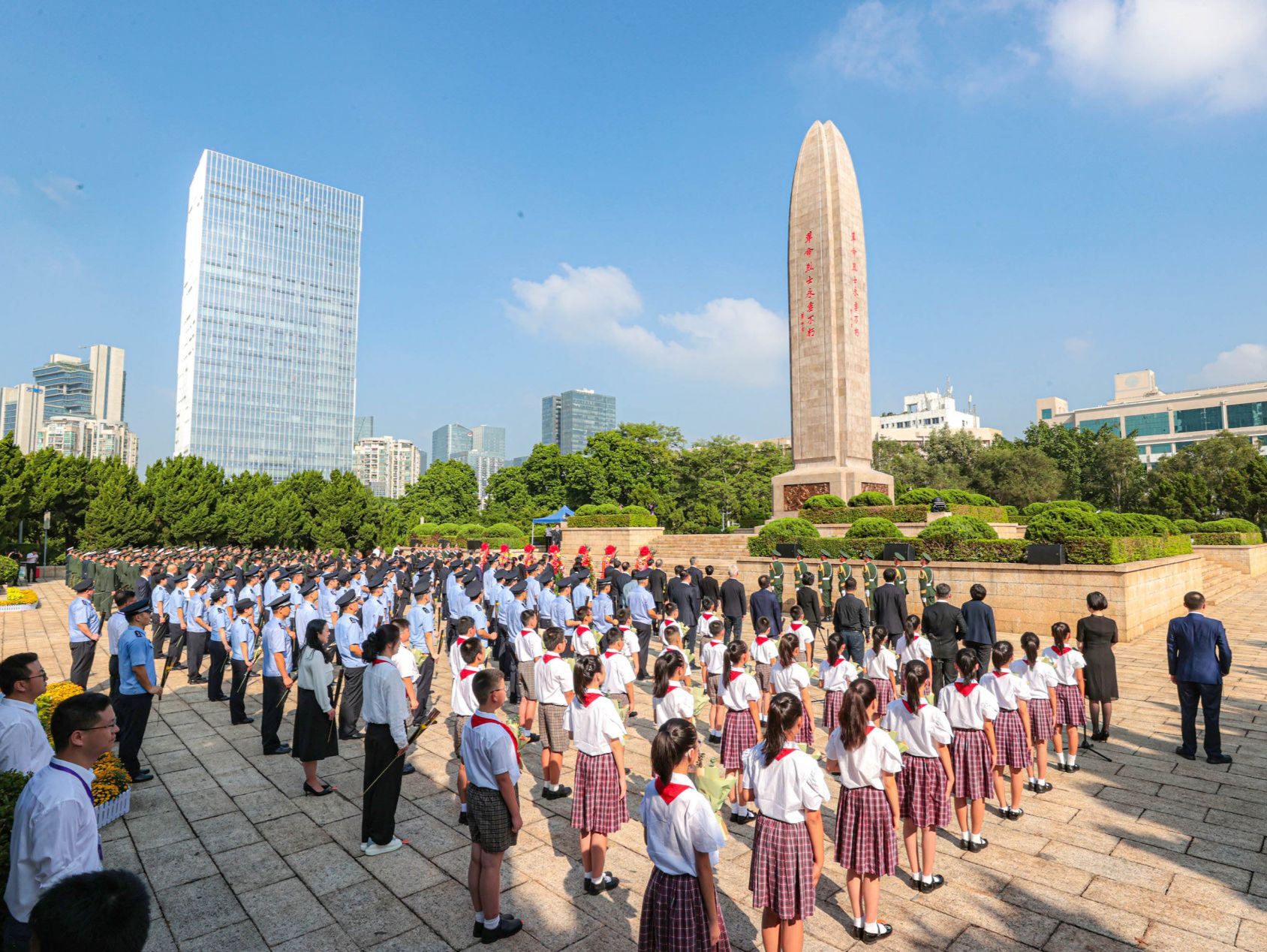 深圳市公祭烈士活动暨向烈士纪念碑 敬献花篮仪式举行 孟凡利覃伟中林洁等参加