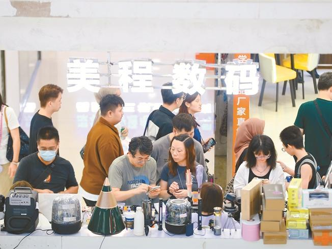 打开“一米柜”的“天花板”——华强北专业市场蝶变之路