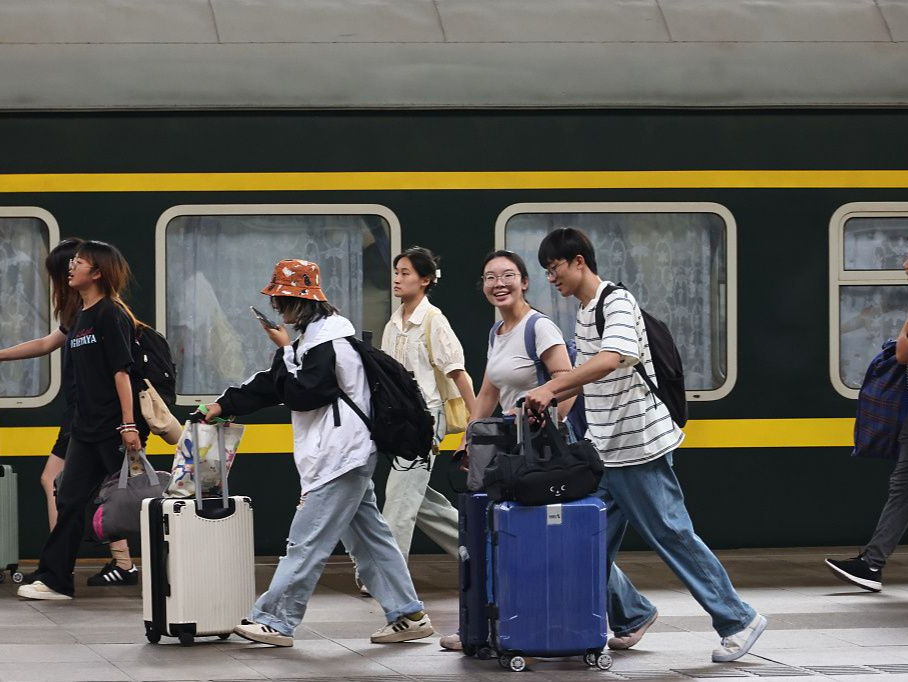 铁路中秋小长假旅客运输启动 预计发送旅客7400万人 