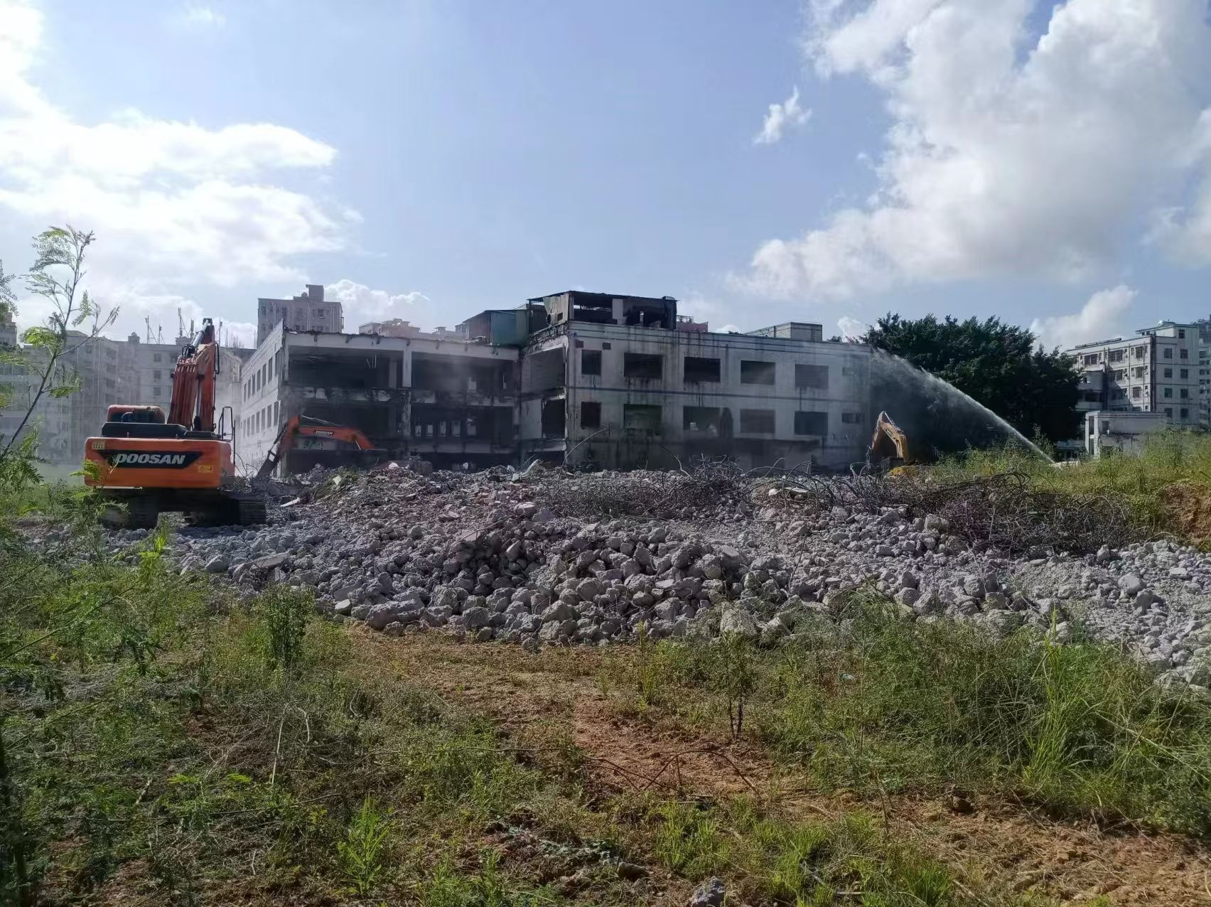 公明街道今年违建治理已完成25.35万平方米