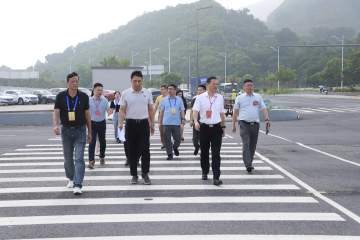 宝安石岩举行“政府开放日”