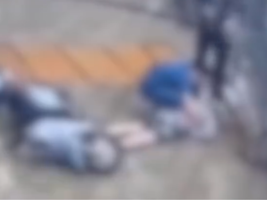  海口一医务人员在台风中被砸伤？医院通报