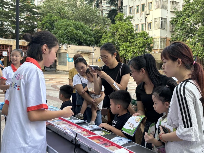 南山西丽街道开展禁毒宣传进社区活动