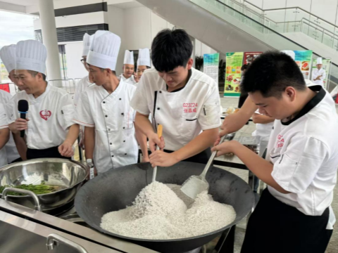 寻乌县：粤菜培训助就业 加速融湾促发展