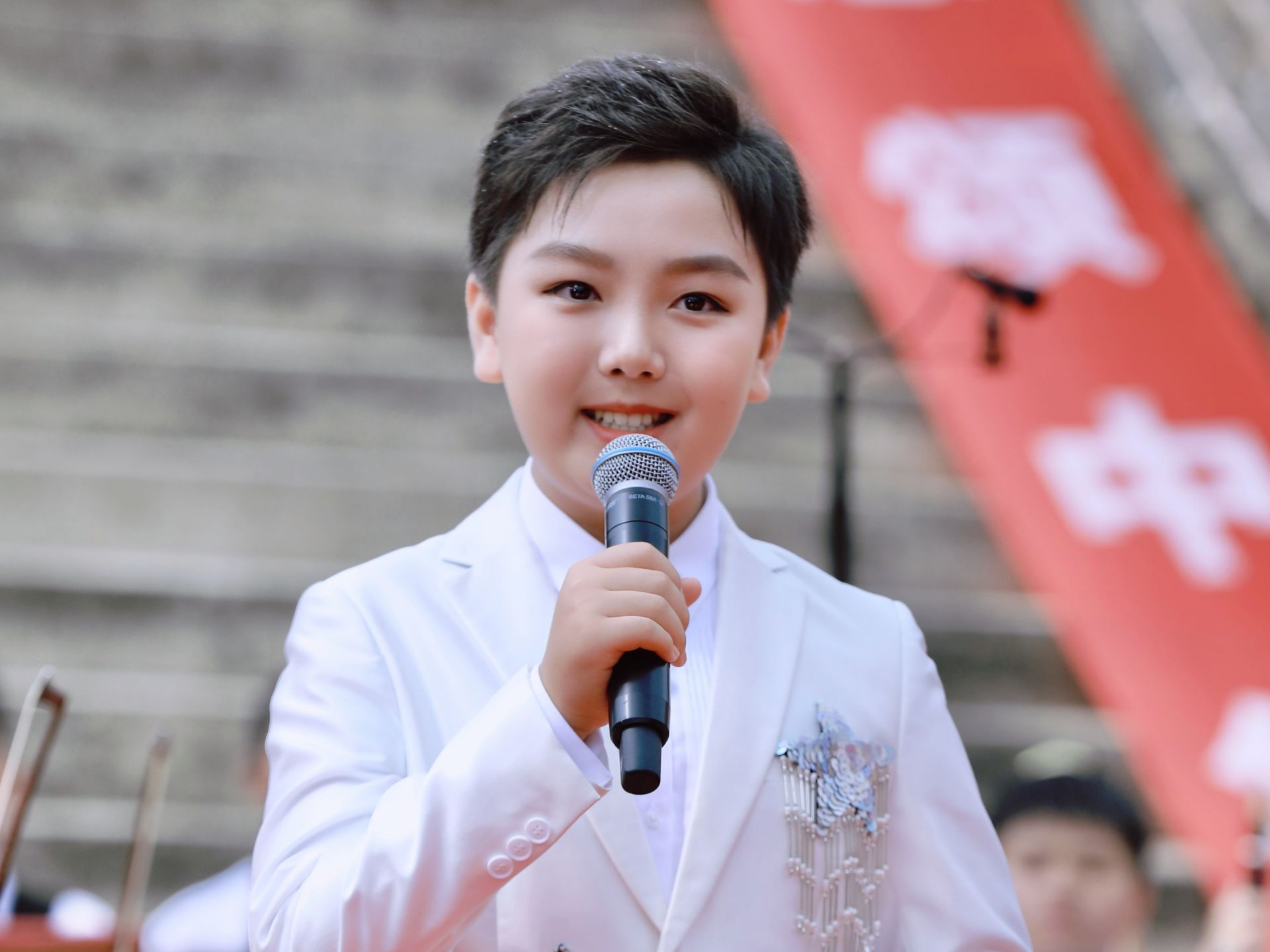2024年度深圳新时代好少年｜牟冠霖：用金话筒传递梦想与力量