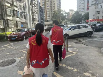 “迎国庆 暖童心”，翠竹社区开展慰问辖区困境儿童活动