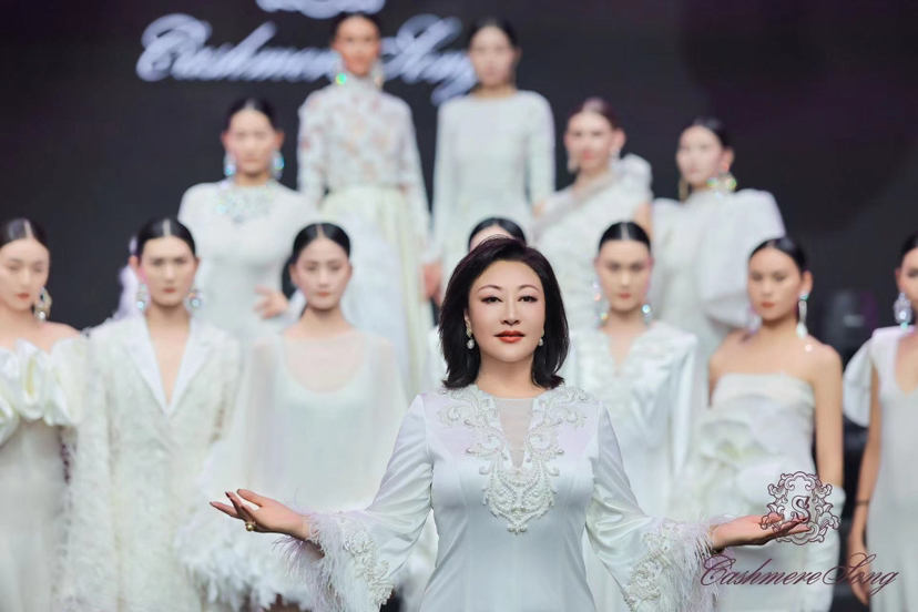 秀场直击：深圳知名女装品牌“卡诗米娅”受邀走秀2024深圳国际时尚荟
