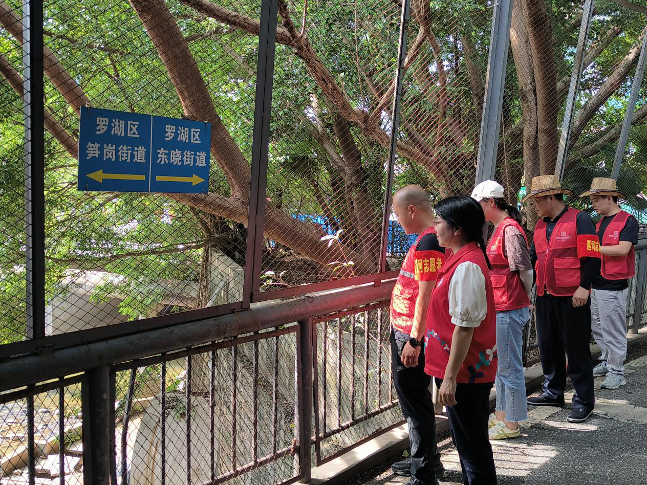 兰花社区组建巡河志愿服务队 共筑河道水碧岸绿