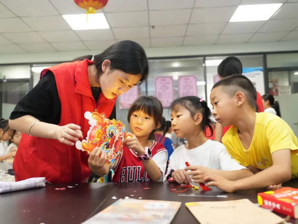 在家摆几套桌椅就办“小饭桌”？谨防校外托管“脱管” 