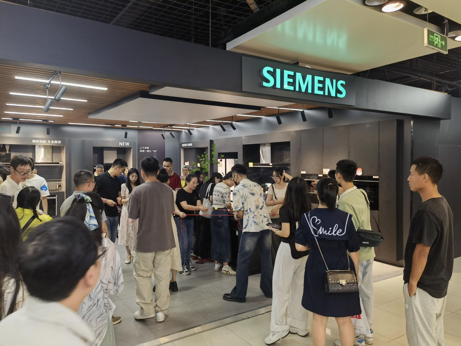 晶报特别报道｜“金九银十”，以旧换新正当时