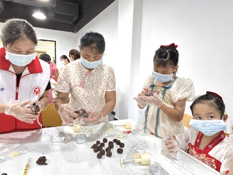 坪山区老坑社区举行邻里文化节暨志愿者嘉年华活动