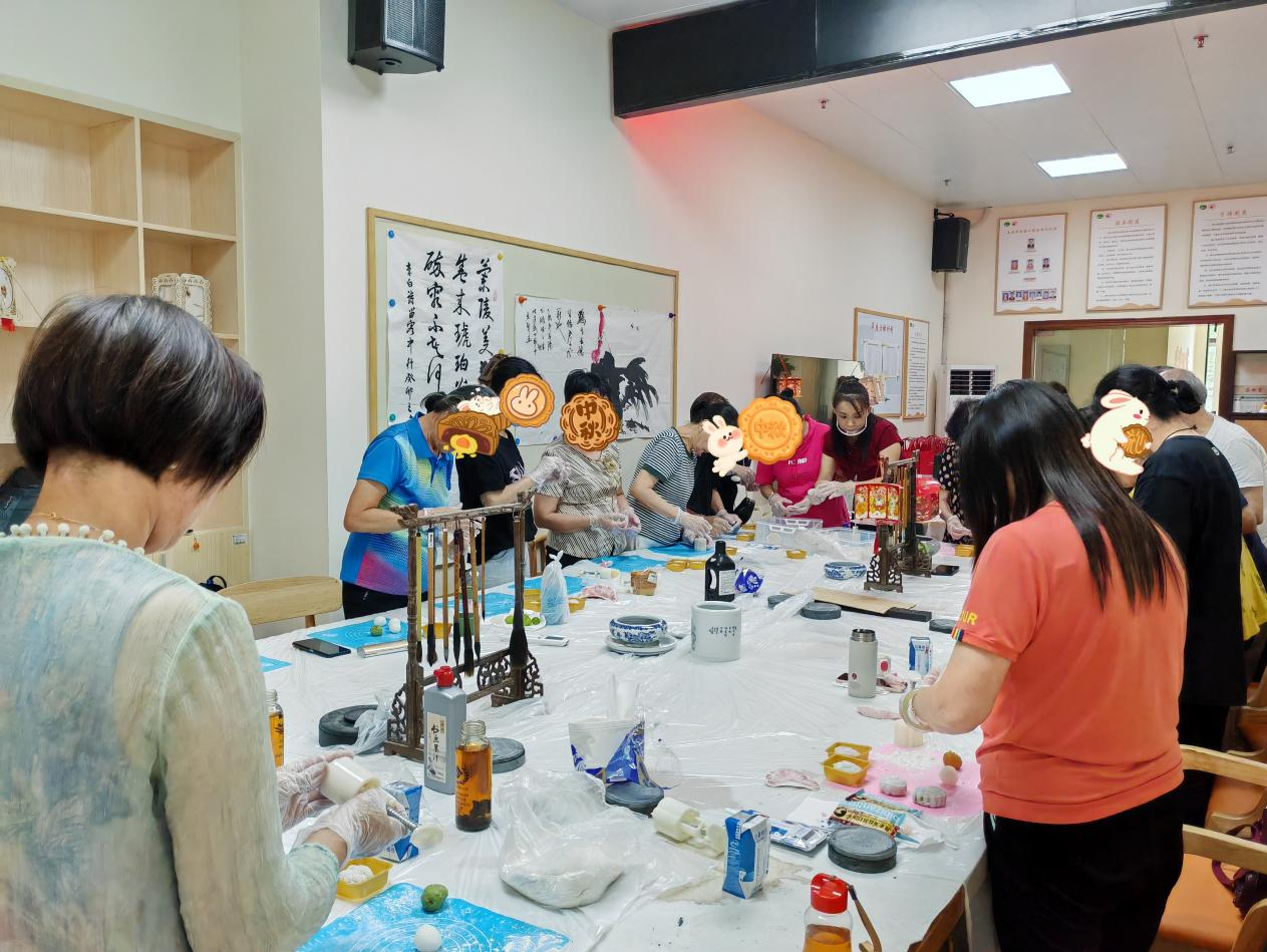 南园街道暖心家园开展联谊活动迎中秋