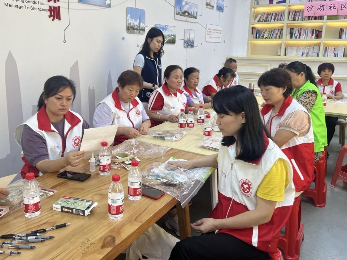 碧岭街道开展手工灯笼制作暨禁毒知识宣讲活动