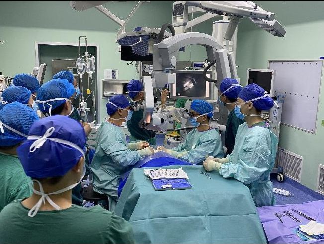 深圳首例！  宝安区人民医院运用超显微外科技术治疗帕金森病