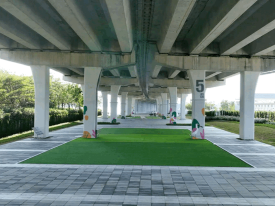 “灰色”空间变多彩 城市生活更美好 深圳创新利用桥下空间优化公共服务