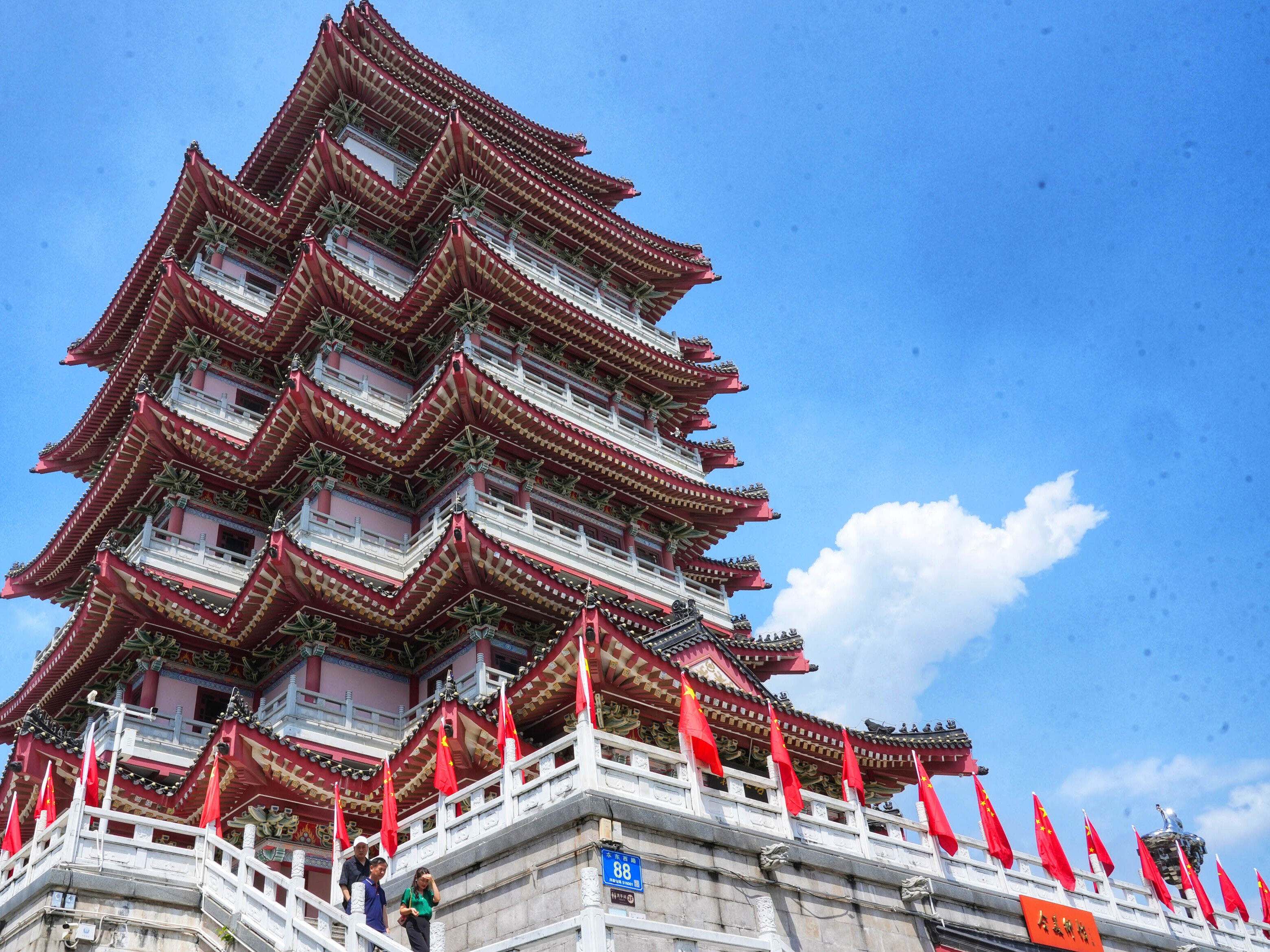 挂国旗，迎国庆！惠州飘扬“中国红”