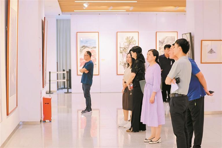 “潮起深圳湾 奋进新时代”书画摄影展开幕