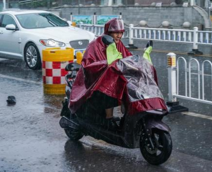 福建广东海南等地强降雨持续，局地有大暴雨或特大暴雨 