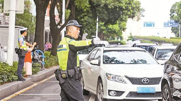 你开学我护航，深圳公安全面推进“高峰勤务”守护校园安全
