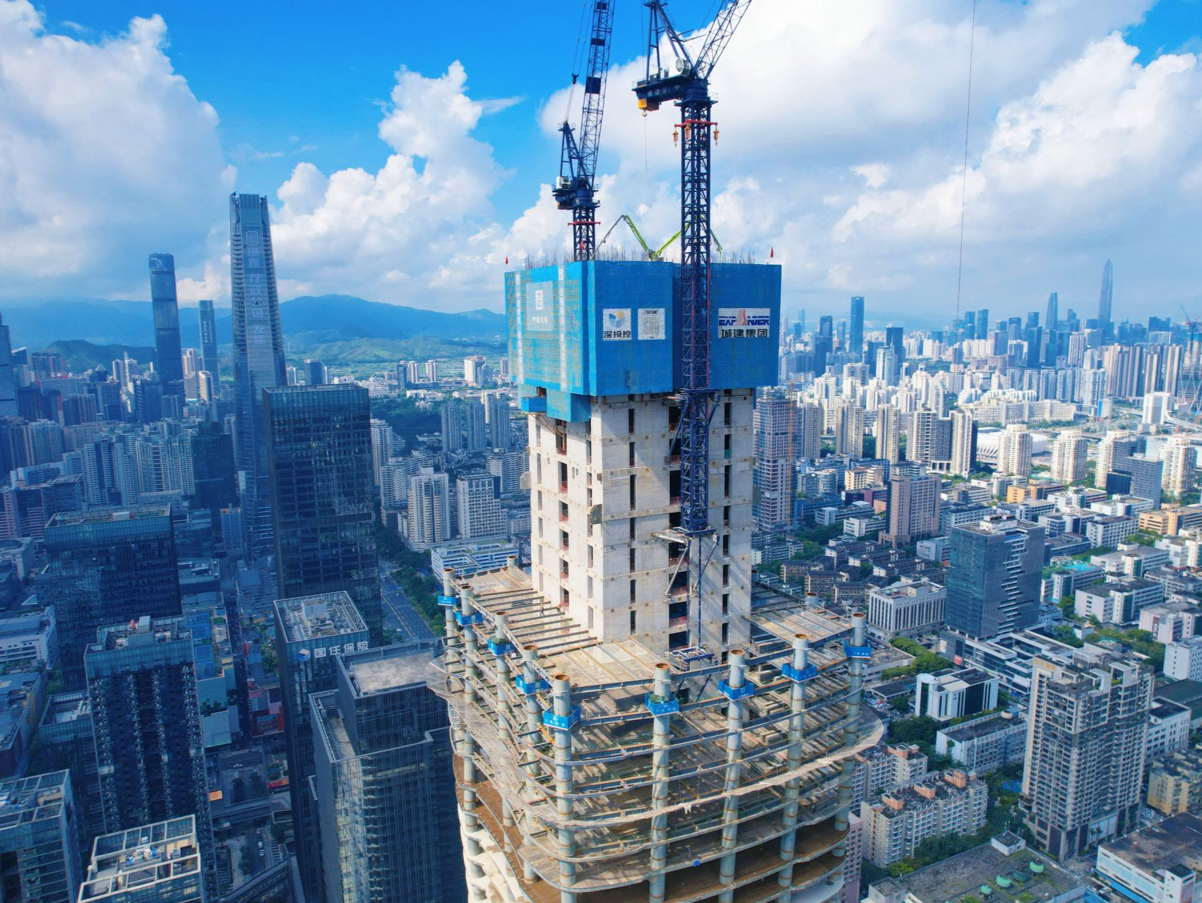 “罗湖之冠”突破300米大关！深圳罗湖407超高层项目今年底主体封顶