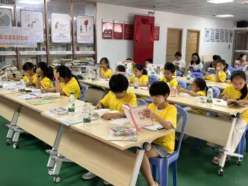 新村社区开展青少年阅读系列活动