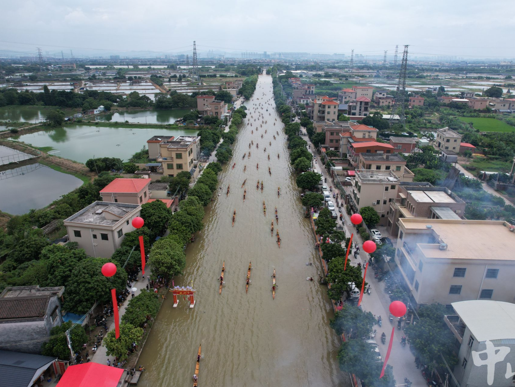 108支队伍水上竞技！2024年粤港澳大湾区三人根艇公开赛在中山举行