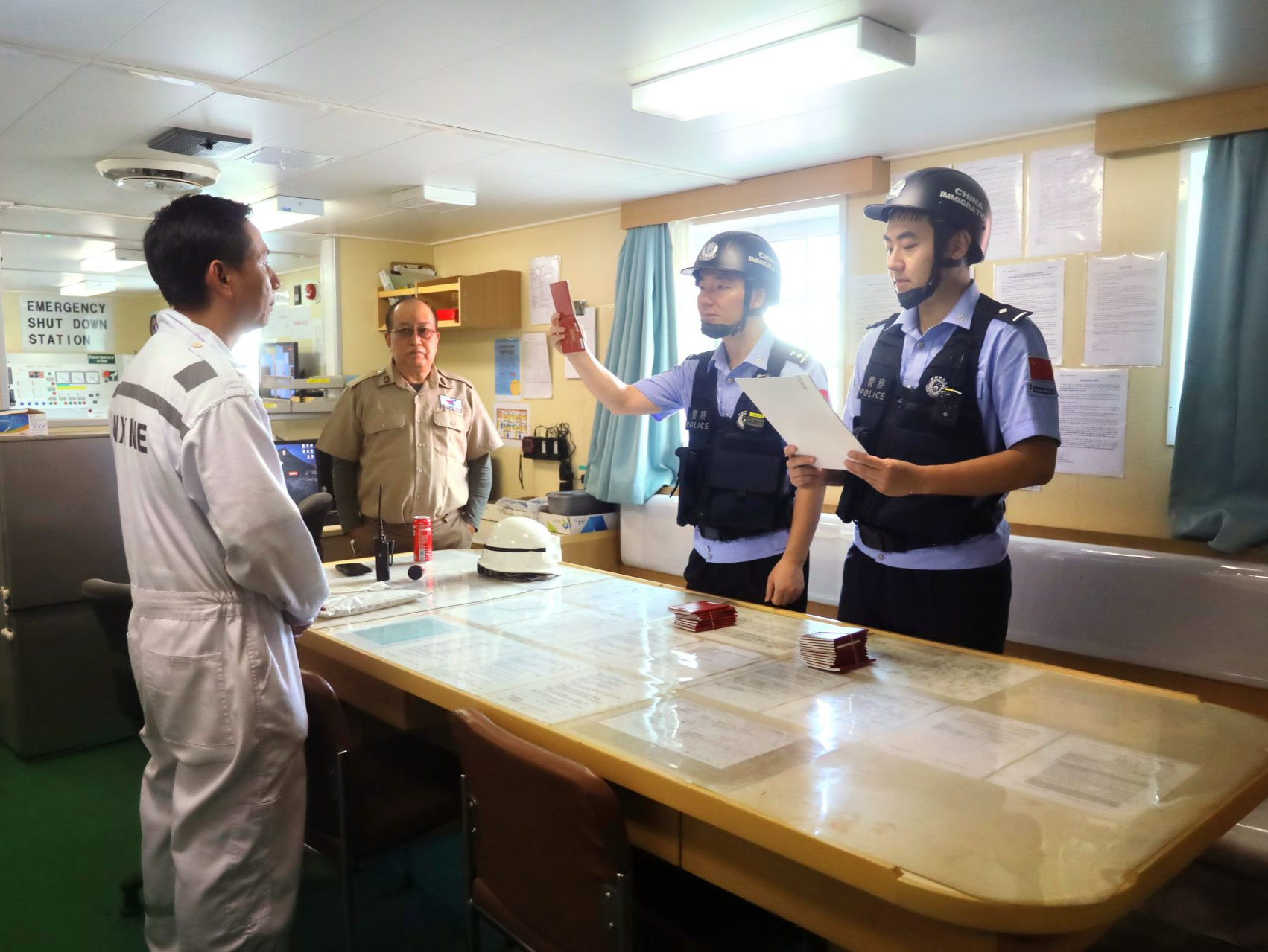 惠州边检站圆满完成惠州港荃美石化码头首艘外轮边防检查工作任务