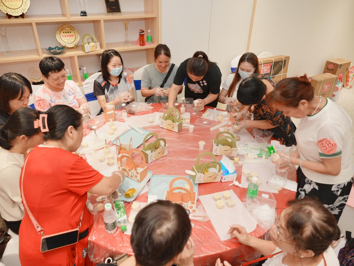 将温暖带到“她”身边，“玫瑰计划”困境母亲关爱项目中秋活动在广州举办