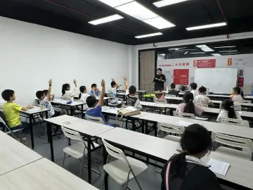 愉天社区携手公益企业举办暑期辅导班，惠及近300人次学生